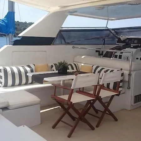 Botel Optasia Blue Rhodes City